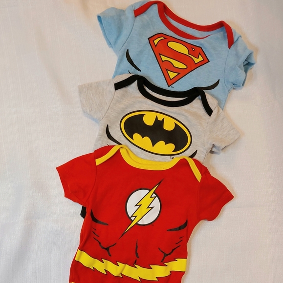 Justice League oneies 3-6months - Picture 3 of 6